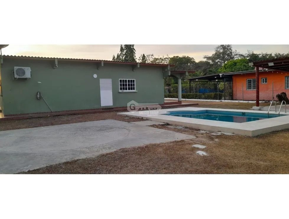 CHAME / NUEVA GORGONA / 2000M / 3 HABITACIONES / 5 PARKING / PISCINA