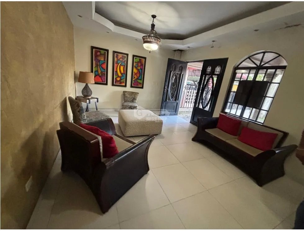 BETANIA / VILLA CACERES / 299M / 4 HABITACIONES / TERRAZA / JACUZZI JC
