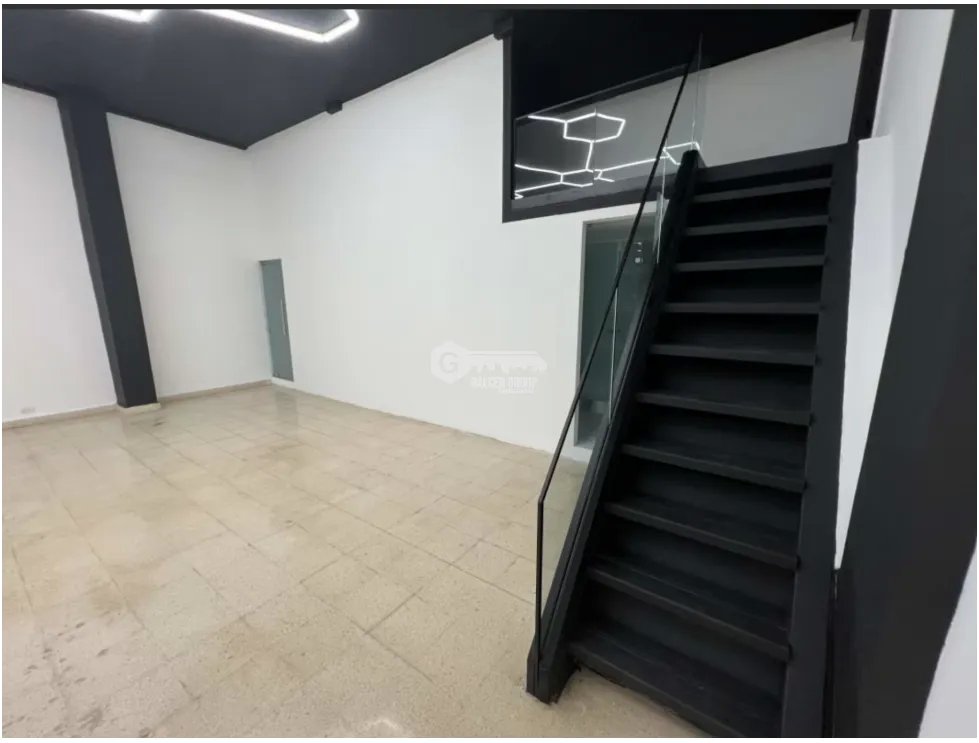 BELLA VISTA / LA CRESTA / 200M / 6 PARKING / 2 MEZZANINE / SOBRE VIA