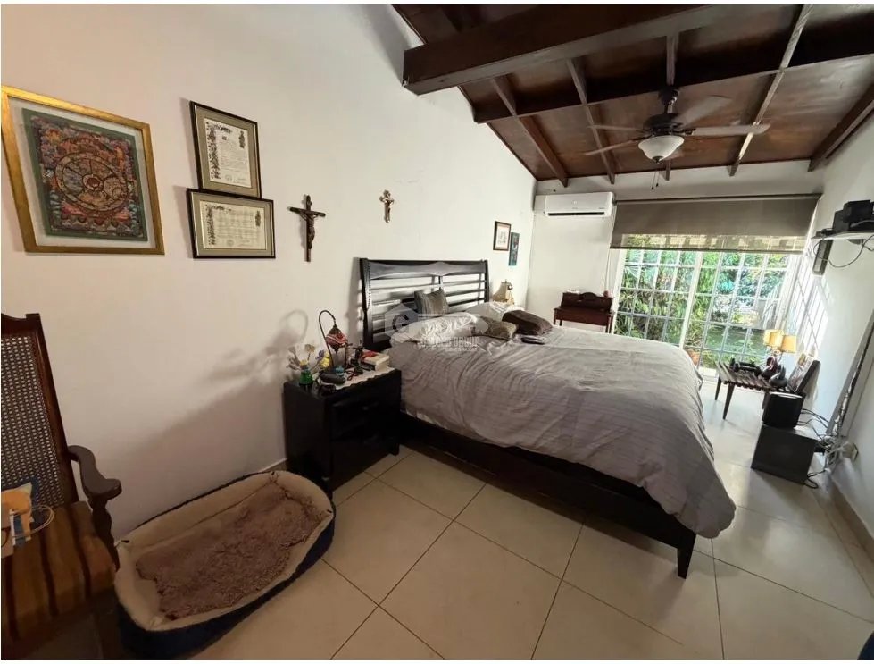 LLANOS DE CURUNDU / 700M / 3 HABITACION + SERVICIO / PATIO / TERRAZA