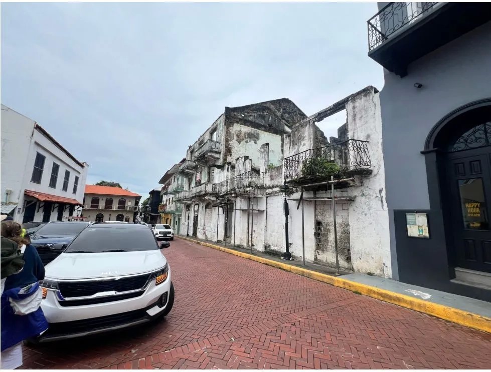 CASCO VIEJO / 977 M2 / FRENTE A VIA / RMH1-C2 / IDEAL PARA INVERSION
