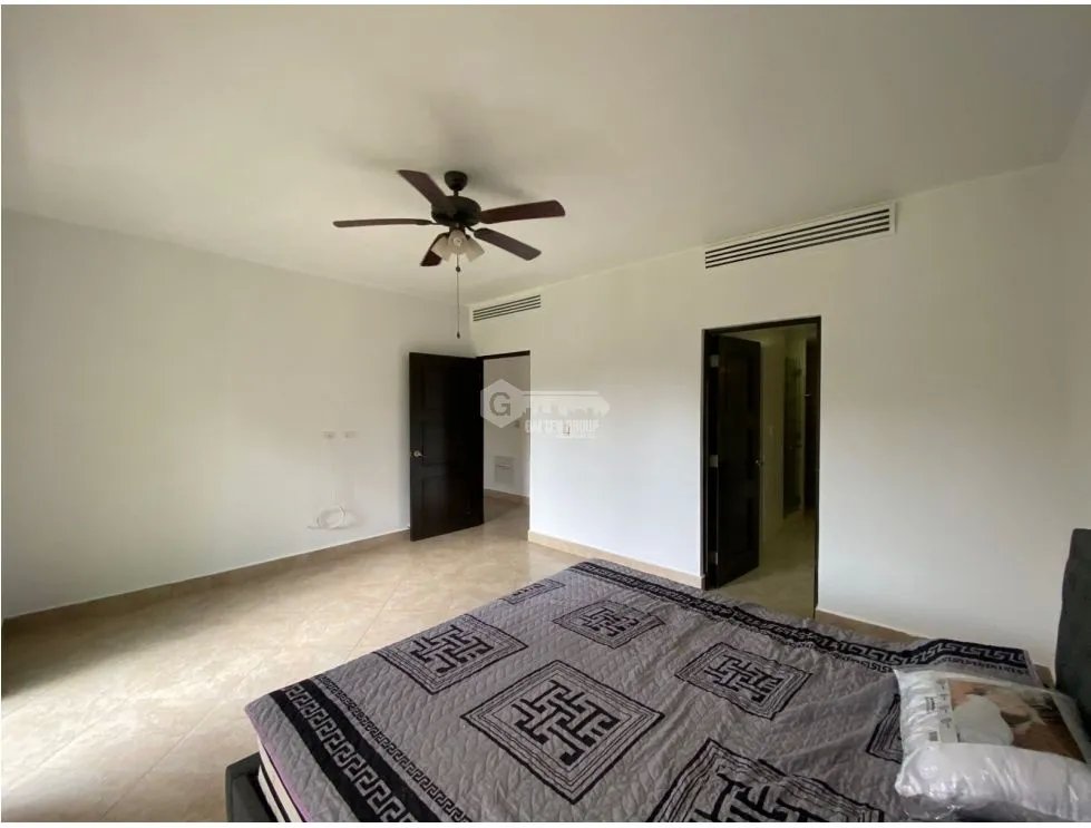 Apartment for sale in Clayton