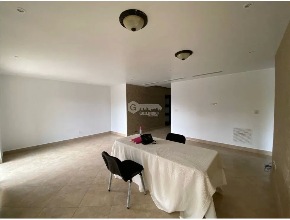 Apartment for sale in Clayton