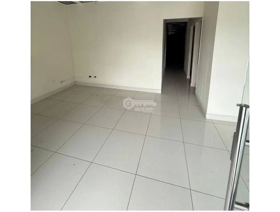 ANCON / CARDENAS CENTER / 146M / DIVISONES / PLANTA BAJA / FRENTE VIA