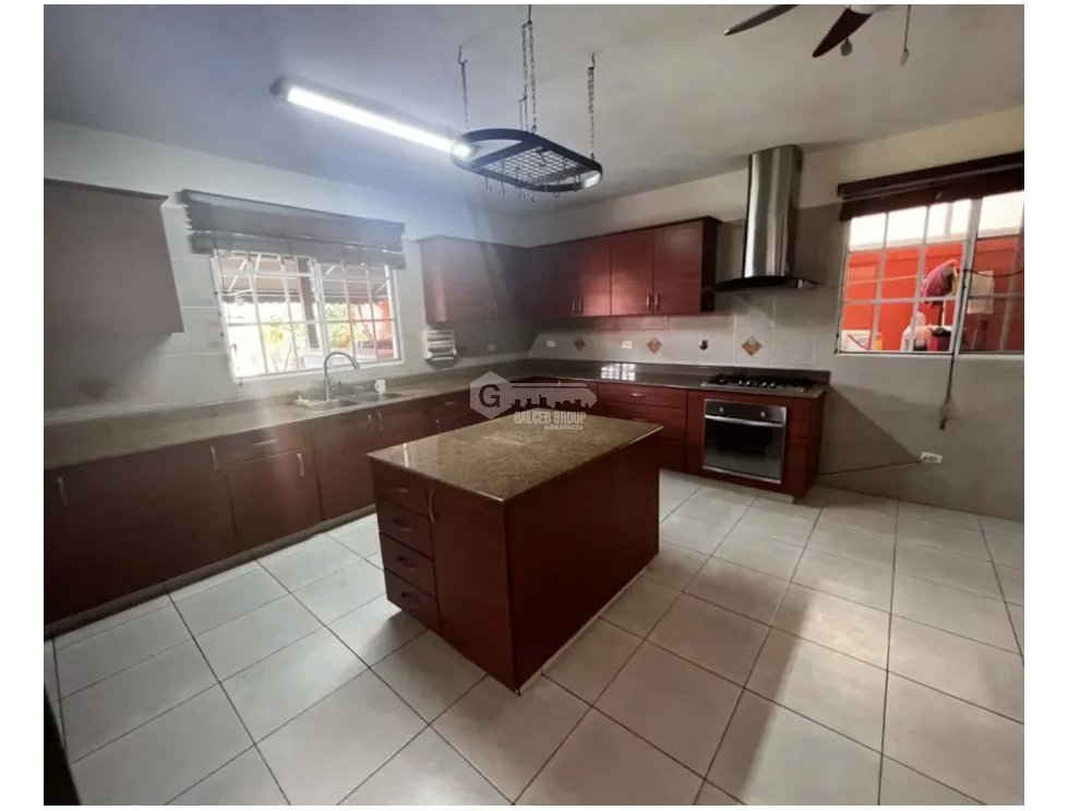 CHANIS / CASTEL NOVO / 280M / 3 HABITACIONES / 4 PARKING / DUPLEX