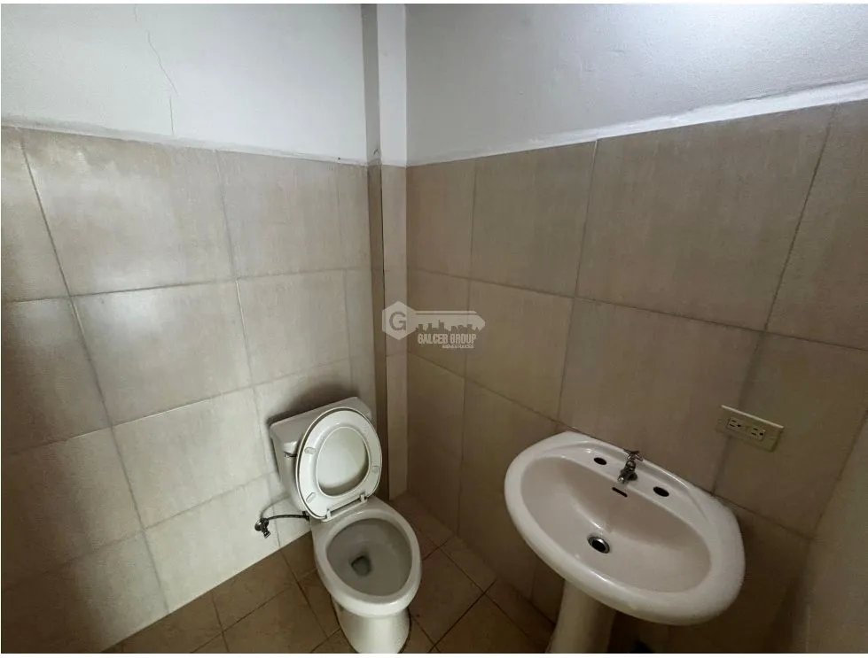 EL CARMEN / PLAZA KORINTHO / 83M / 2 PARKING / DIVISION / FRENTE A VIA