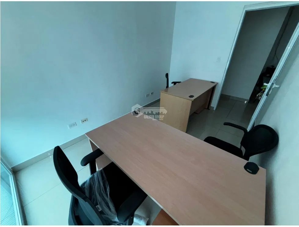 EL CARMEN / PLAZA KORINTHO / 9M / PISO MEDIO / FRENTE A VIA / AMOBLADO