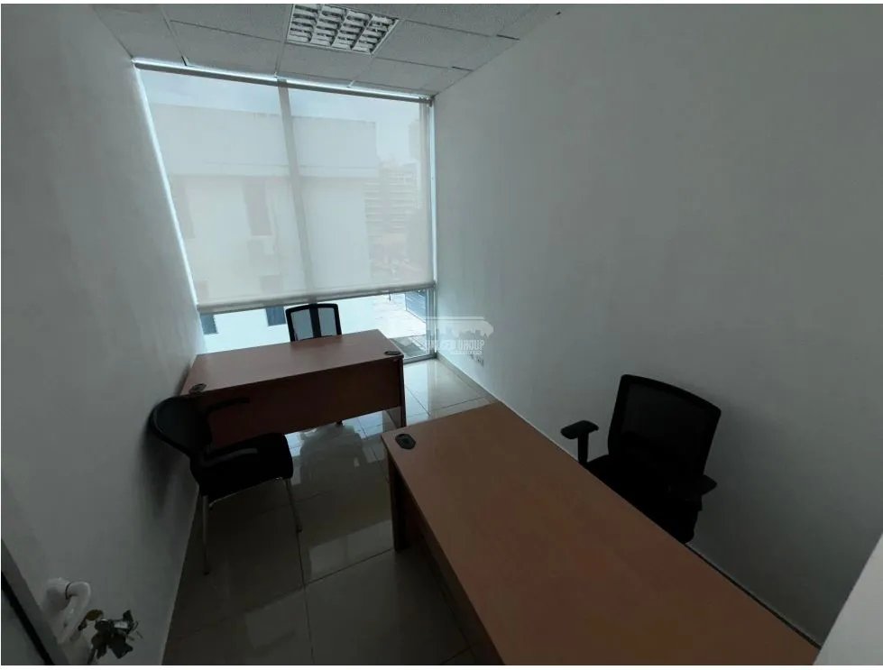 EL CARMEN / PLAZA KORINTHO / 9M / PISO MEDIO / FRENTE A VIA / AMOBLADO