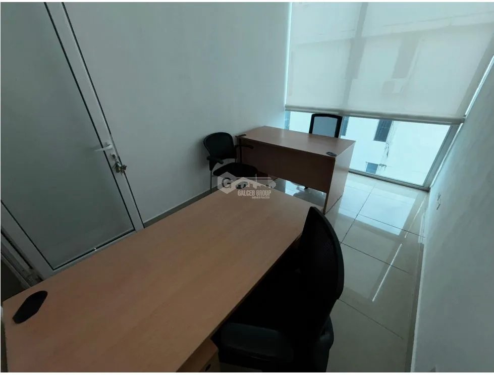 EL CARMEN / PLAZA KORINTHO / 9M / PISO MEDIO / FRENTE A VIA / AMOBLADO
