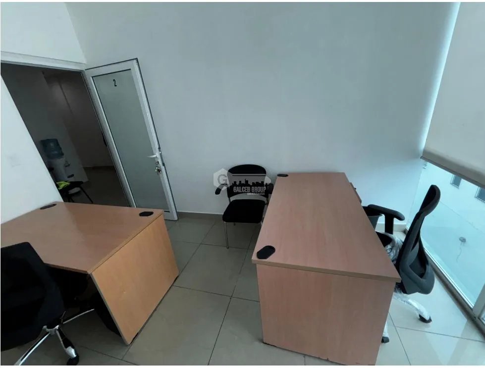 EL CARMEN / PLAZA KORINTHO / 9M / PISO MEDIO / FRENTE A VIA / AMOBLADO