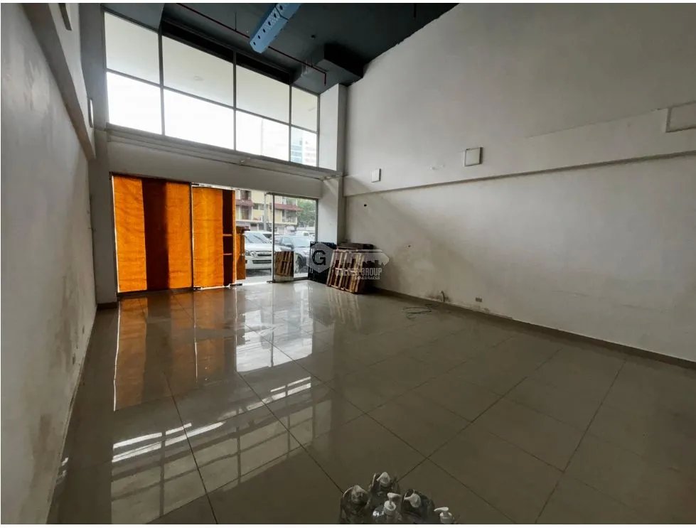 EL CARMEN / PLAZA KORINTHO / 197M / PLANTA BAJA / FRENTE A VIA