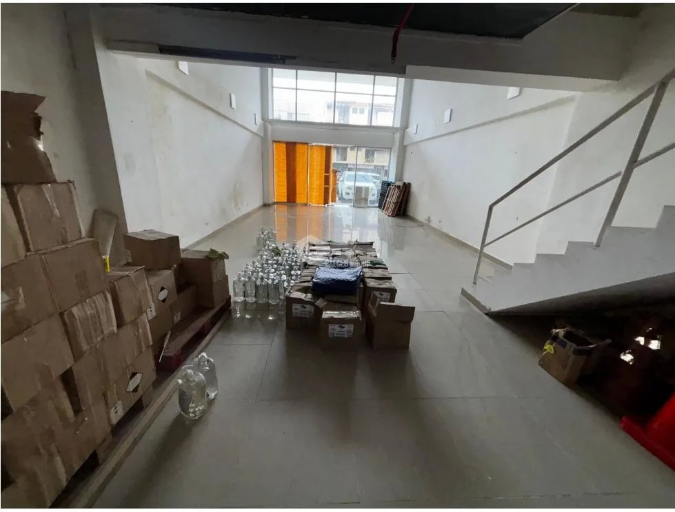 EL CARMEN / PLAZA KORINTHO / 197M / PLANTA BAJA / FRENTE A VIA