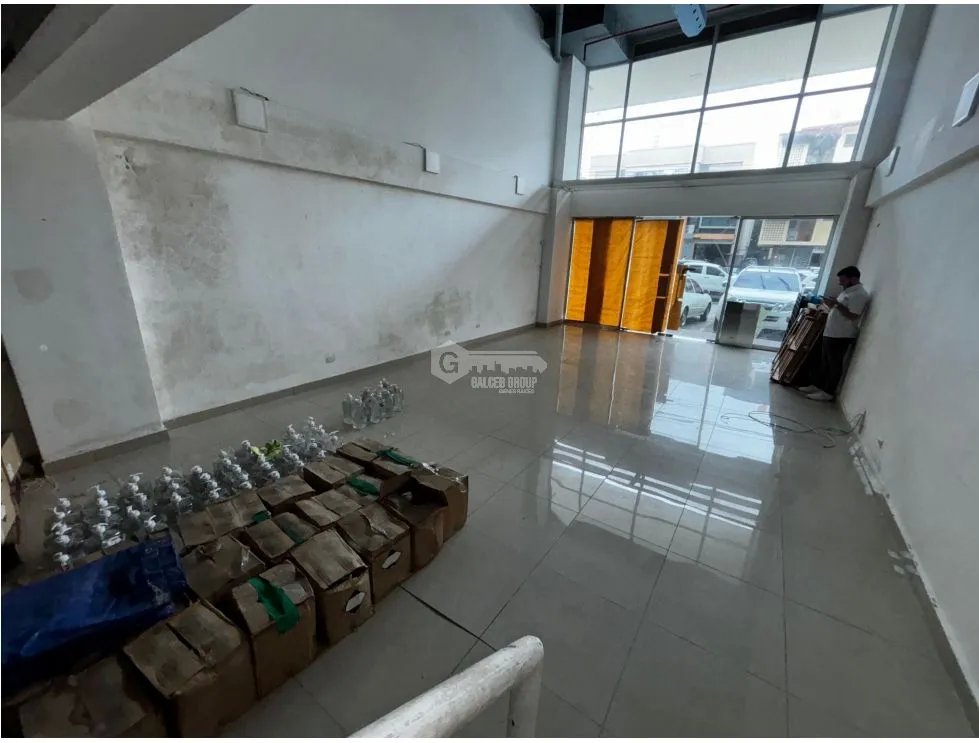 EL CARMEN / PLAZA KORINTHO / 197M / PLANTA BAJA / FRENTE A VIA