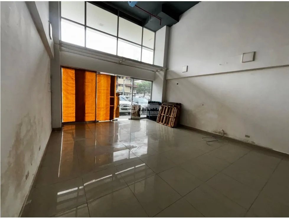 EL CARMEN / PLAZA KORINTHO / 197M / PLANTA BAJA / FRENTE A VIA
