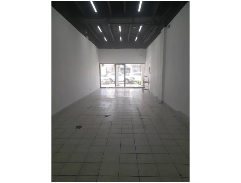 VIA ESPAÑA / FRENTE METRO IGLESIA DEL CARMEN / 80M / PLANTA BAJA JC