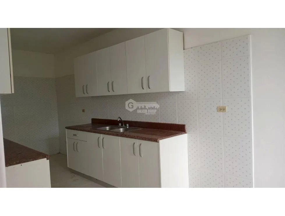 COLON / ESPINAR / VISTAS DEL ATLANTICO / 140 M / 3 HABITACION / BALCON