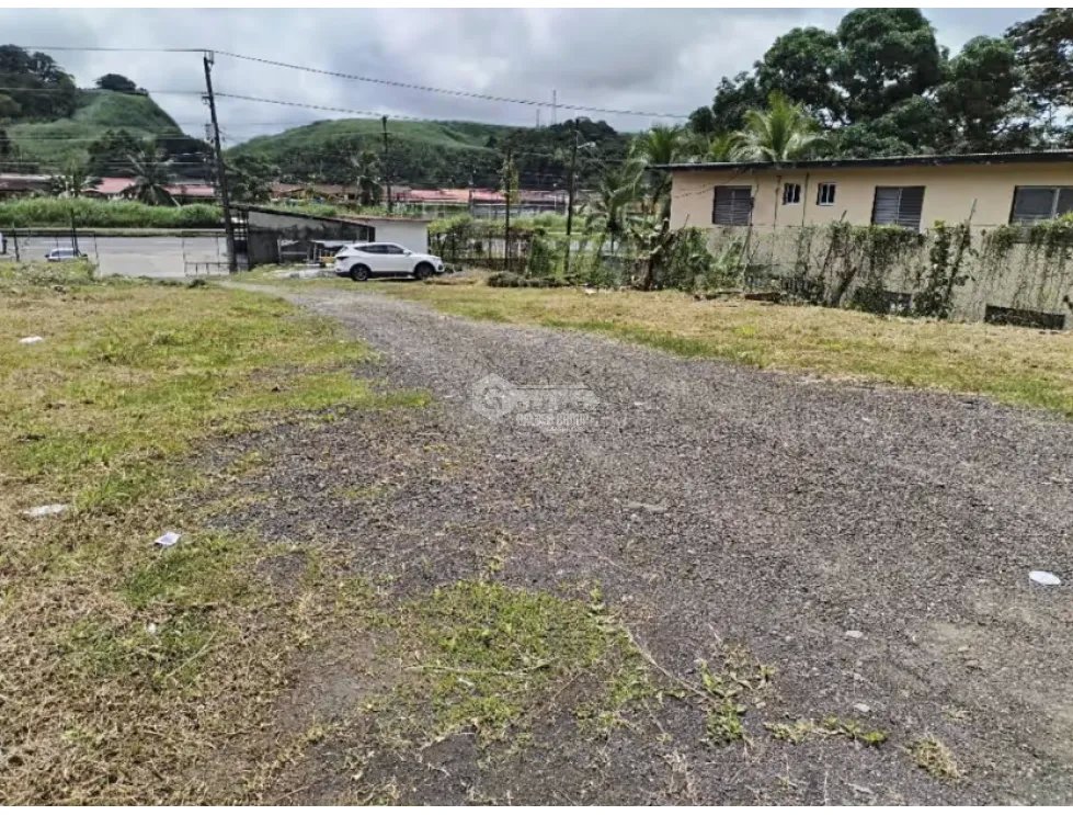 COLON / SABANITAS / TERRENO COMERCIAL /  BOYD ROOSEVELT / 1800M YH