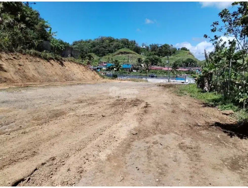 COLON / SABANITAS / TERRENO COMERCIAL /  BOYD ROOSEVELT / 1800M YH