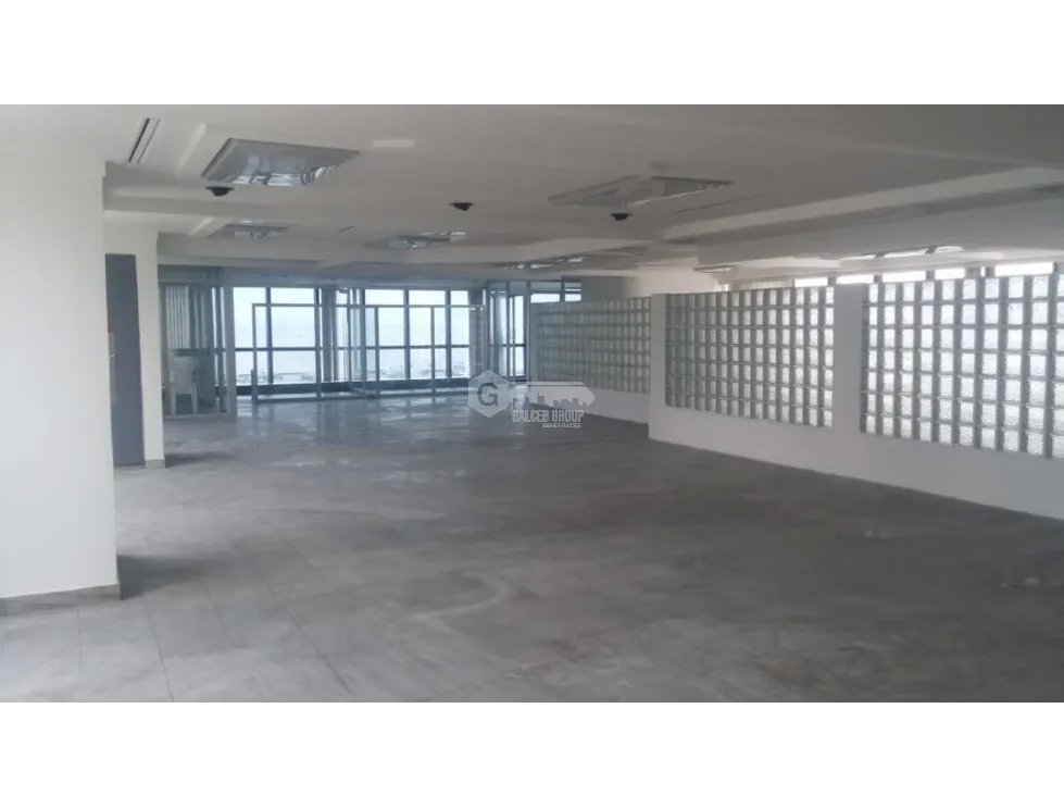 AVE BALBOA / TORRE BAC / OFICINA / 616M  / VACIA / PISO ALTO YH