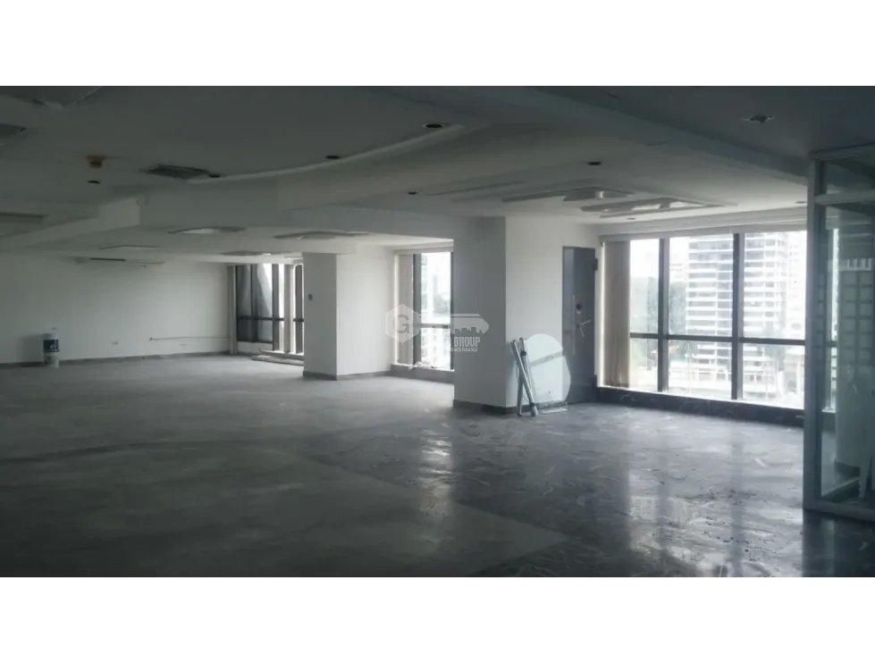 AVE BALBOA / TORRE BAC / OFICINA / 616M  / VACIA / PISO ALTO YH
