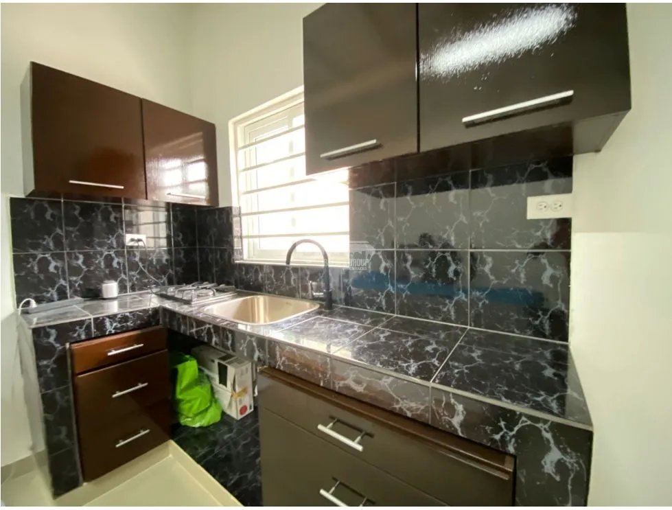 PEDREGAL  / LOCAL COMERCIAL / IDEAL PARA TALLER/ 1000M / YH