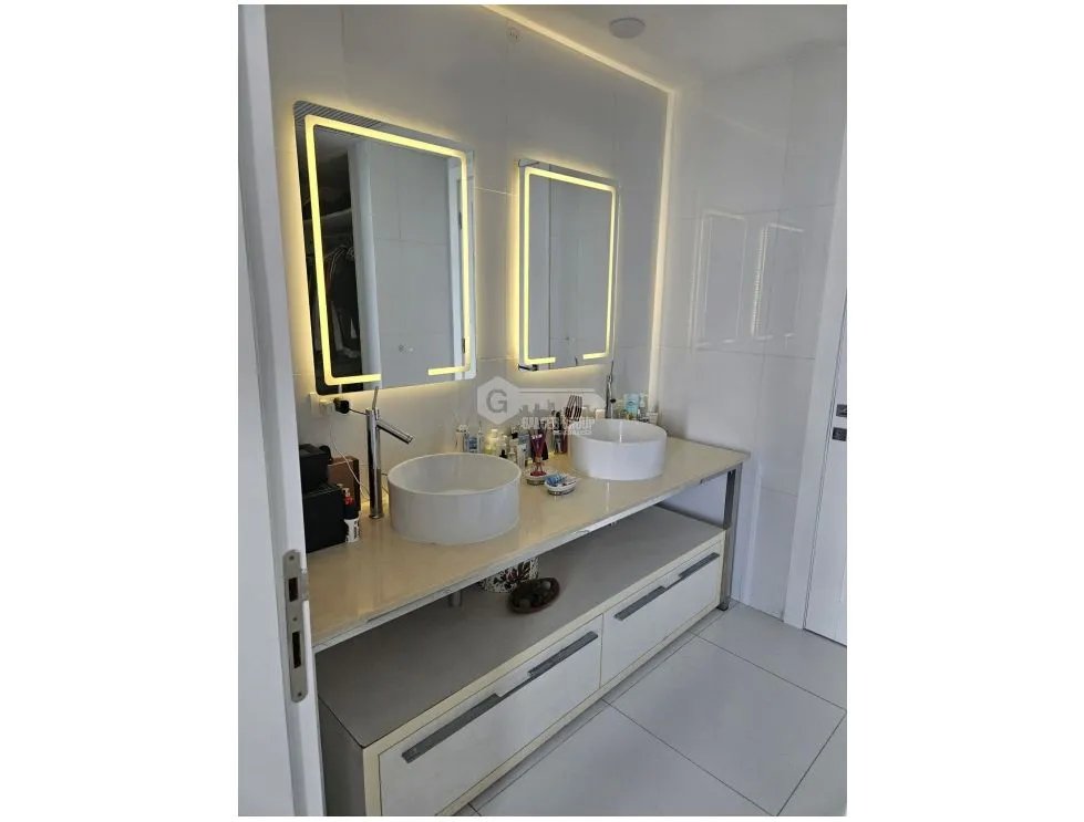 AVENIDA BALBOA / PH YOO PANAMA/ 184M / 2 HABITACIONES / AMOBLADO