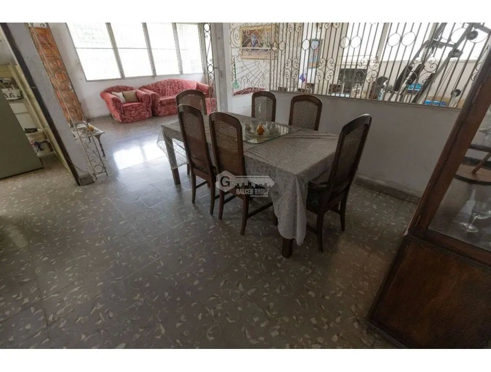 PARQUE LEFEVRE /  CERCA PARQUE OMAR / 967M / 4 HABITACIONES YH