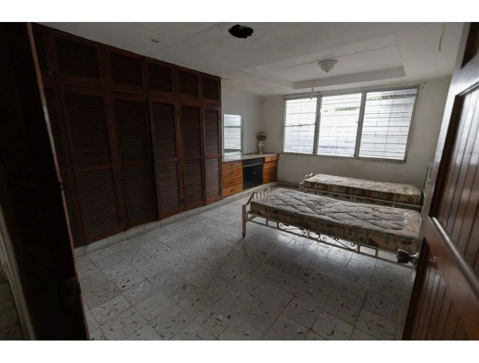 PARQUE LEFEVRE /  CERCA PARQUE OMAR / 967M / 4 HABITACIONES YH