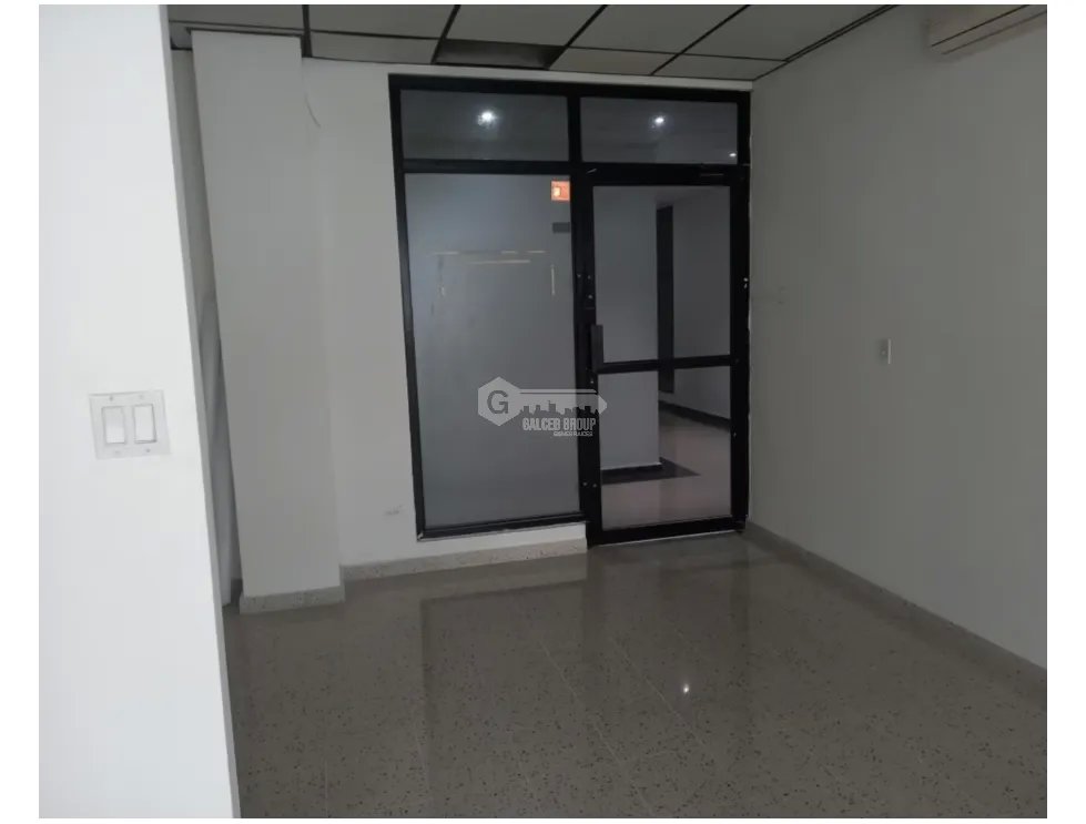 BALBOA PLAZA / AV BALBOA / DIVISIONES / 230M / VACIO / PISO BAJO