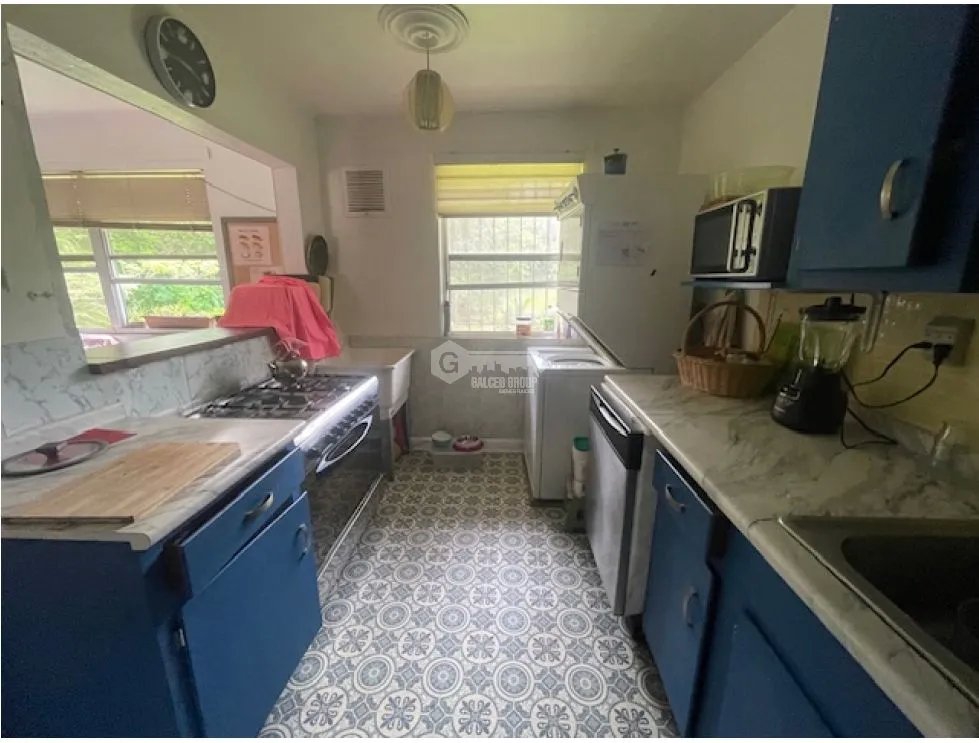 CLAYTON / CALLE GUANABANO / 151 M / 4 HABITACION / LINEA BLANCA