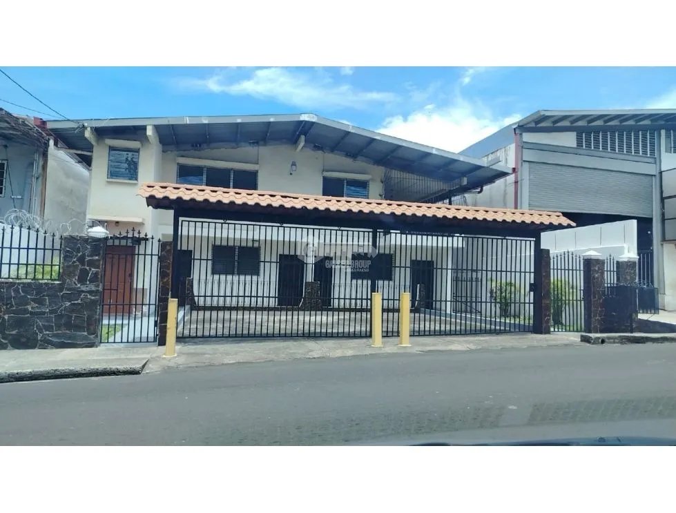 RIO ABAJO / EDIFICIO CON 3 APARTAMENTOS/ 800M / 3 ESTACIONAMIENTOS
