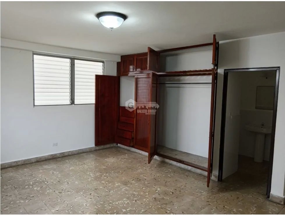 RIO ABAJO / EDIFICIO CON 3 APARTAMENTOS/ 800M / 3 ESTACIONAMIENTOS