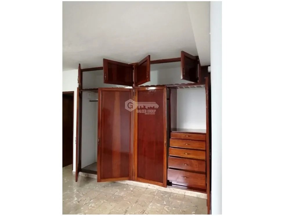 RIO ABAJO / EDIFICIO CON 3 APARTAMENTOS/ 800M / 3 ESTACIONAMIENTOS