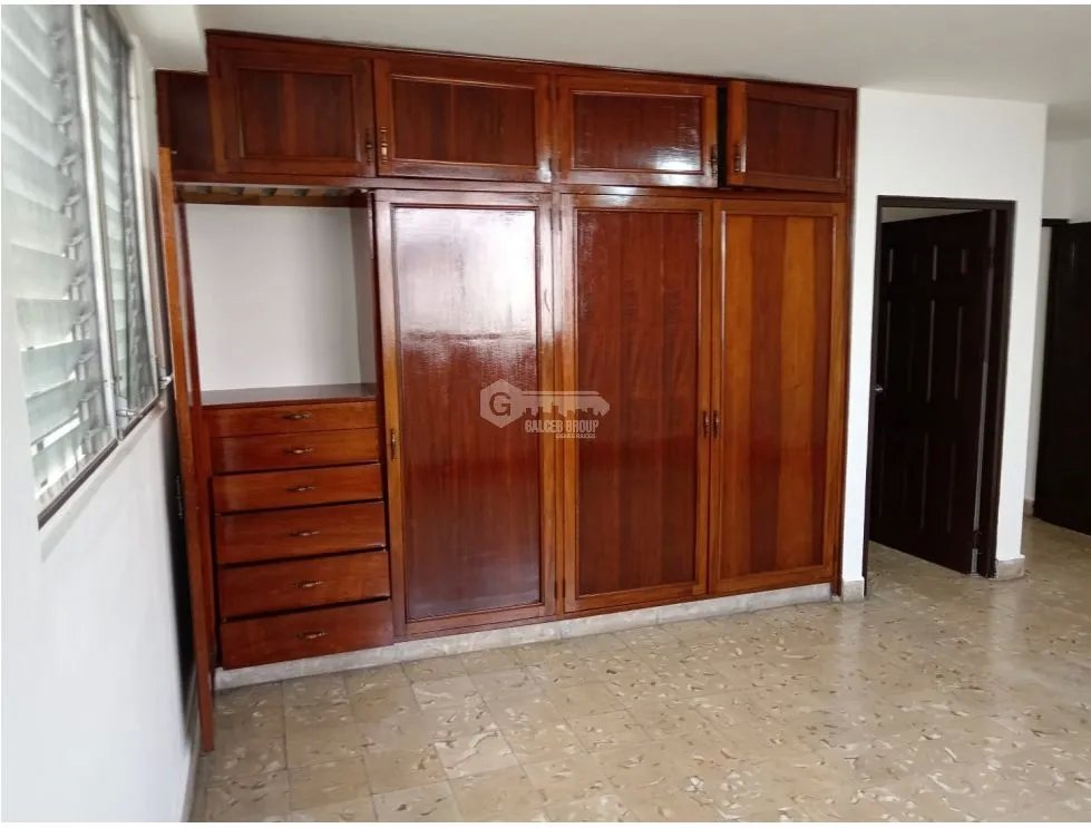 RIO ABAJO / EDIFICIO CON 3 APARTAMENTOS/ 800M / 3 ESTACIONAMIENTOS