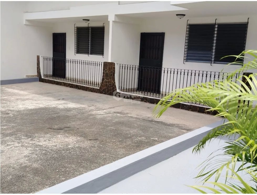 RIO ABAJO / EDIFICIO CON 3 APARTAMENTOS/ 800M / 3 ESTACIONAMIENTOS