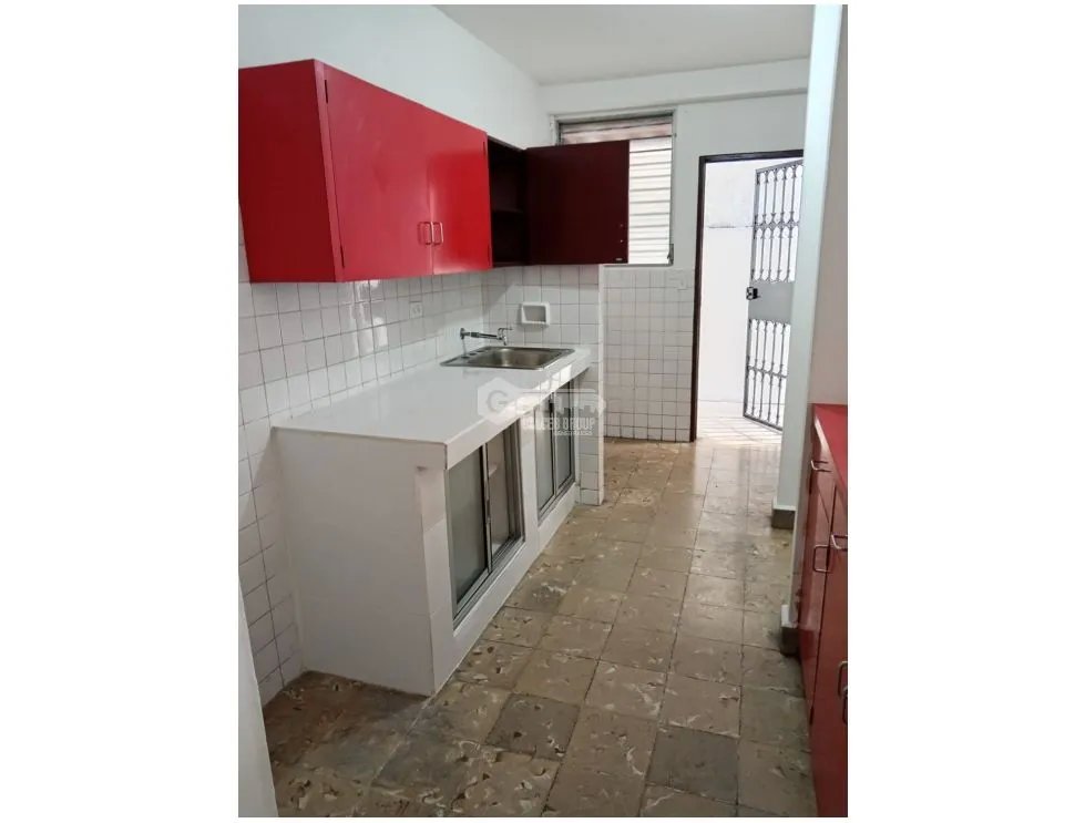 RIO ABAJO / EDIFICIO CON 3 APARTAMENTOS/ 800M / 3 ESTACIONAMIENTOS