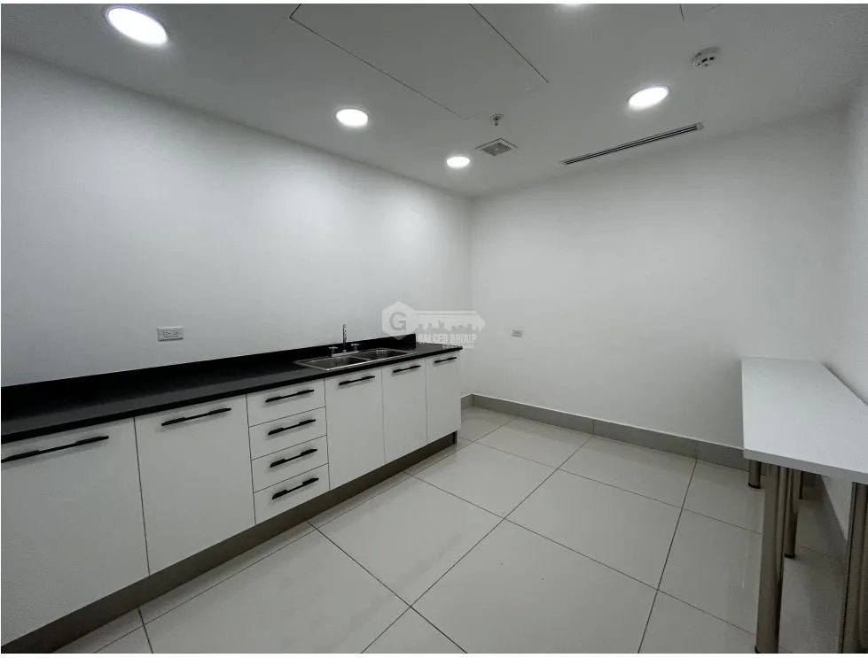 Office for rent in Costa del Este