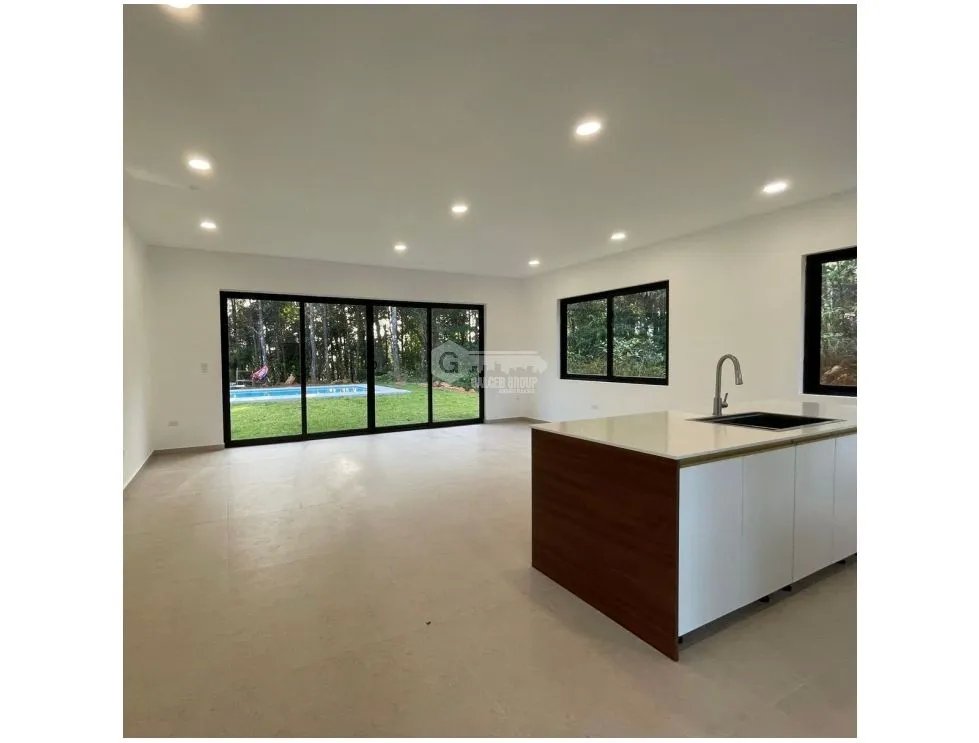 CERRO AZUL / 1000 M2 / CASA MODERNA CON PISCINA / 3 HABITACIONES JC