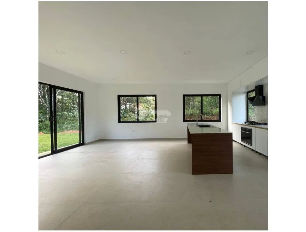 CERRO AZUL / 1000 M2 / CASA MODERNA CON PISCINA / 3 HABITACIONES JC