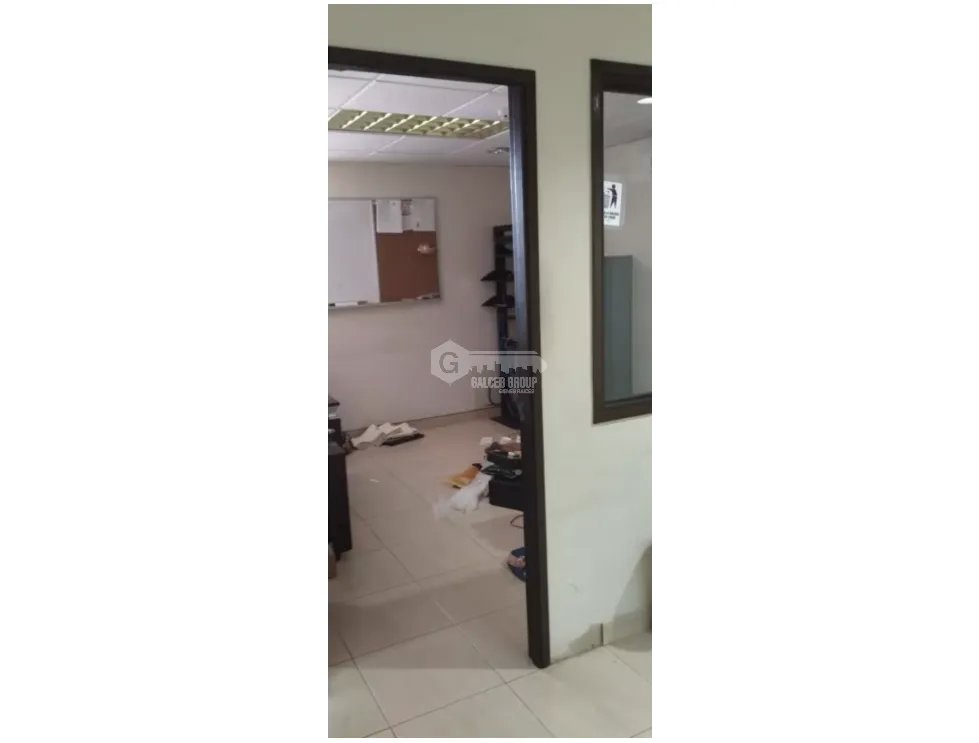 PARQUE LEFEVRE / PLAZA DEL ISTMO / 248M / LOCAL CON OFICINAS Y BODEGA