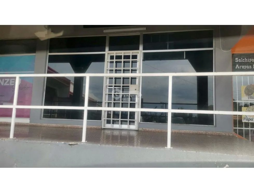 LOCAL VILLA LUCRE / CENTRO COMERCIAL PUNTA FRESCA / 55M / DEPOSITO JC