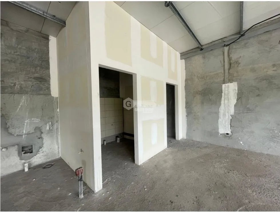 LOCAL / PLAZA ONDGO / LA CHORRERA / 190M / 4 PARKING / VACIO