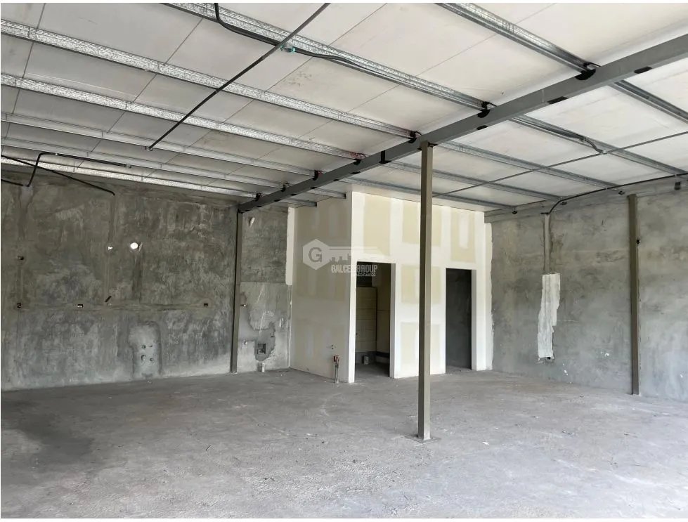 LOCAL / PLAZA ONDGO / LA CHORRERA / 190M / 4 PARKING / VACIO