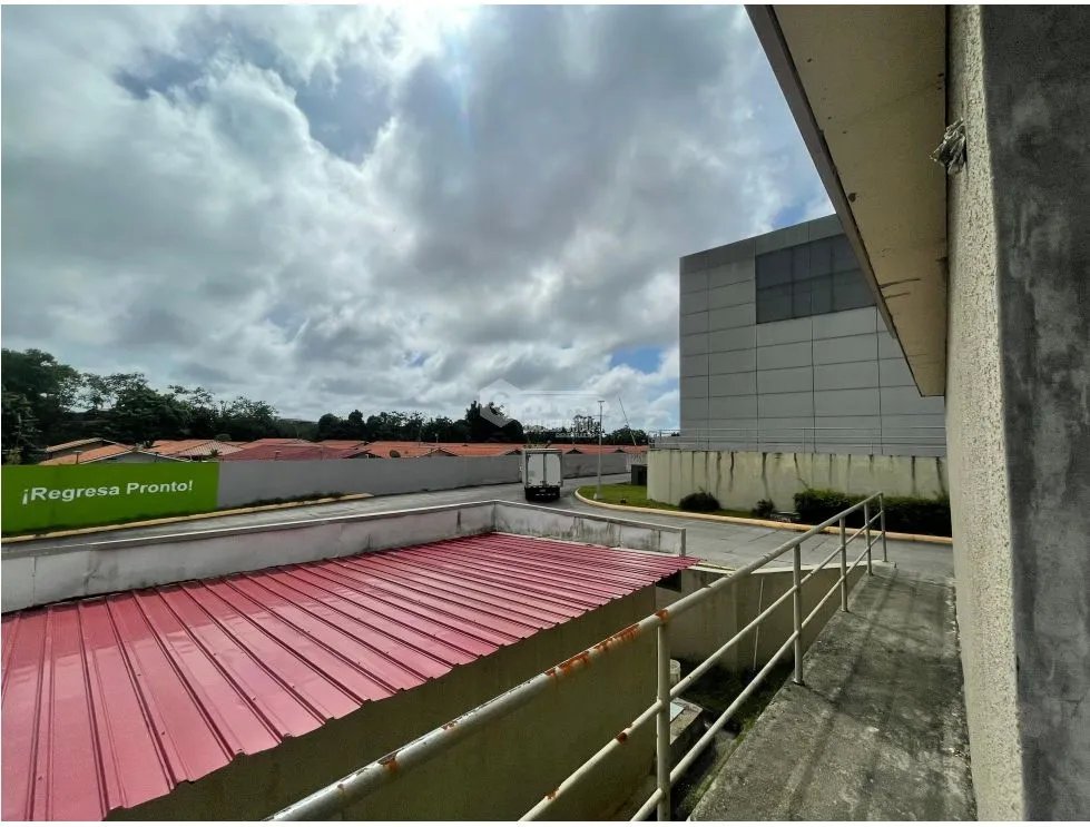 LOCAL / PLAZA ONDGO / LA CHORRERA / 190M / 4 PARKING / VACIO