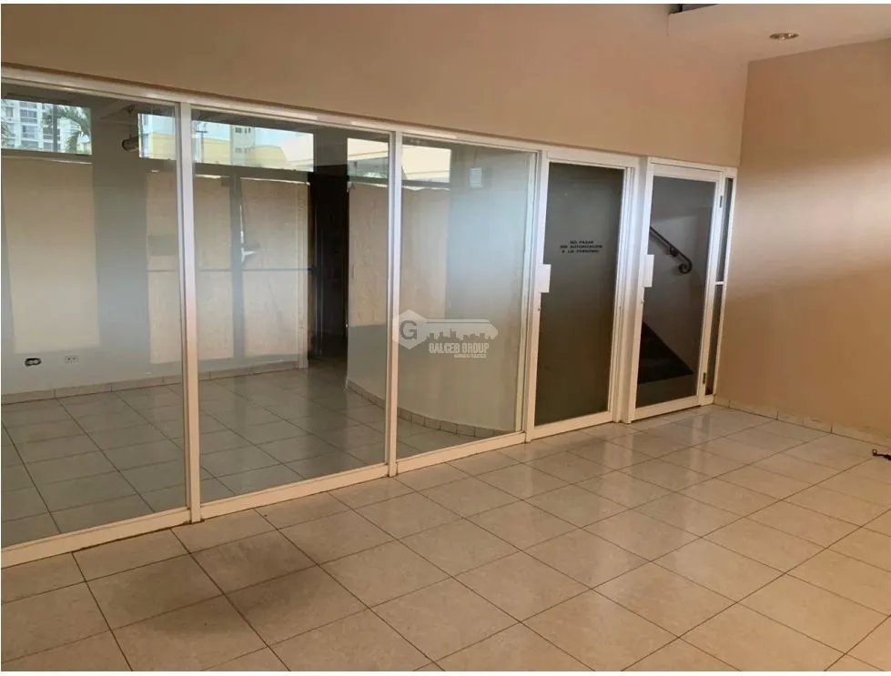CONDADO DEL REY / COUNTRY PLAZA / LOCAL COMERCIAL / 170M / 2 NIVELES