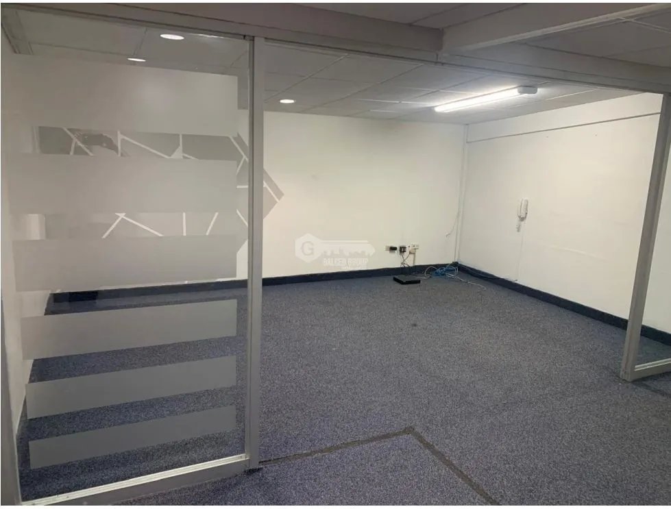 CONDADO DEL REY / COUNTRY PLAZA / LOCAL COMERCIAL / 170M / 2 NIVELES