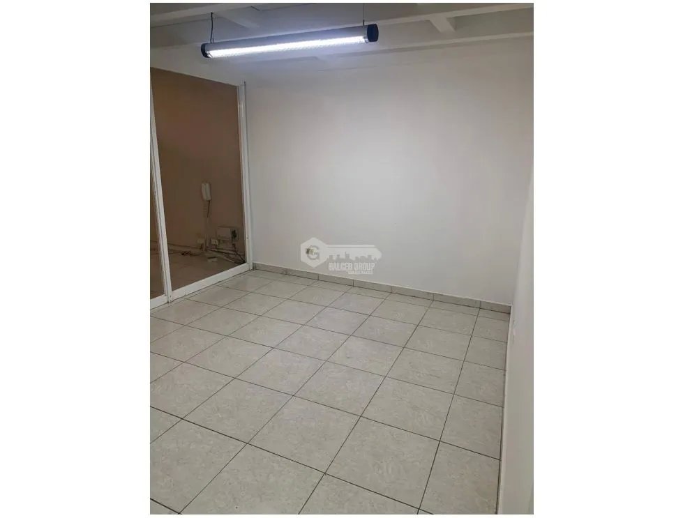 CONDADO DEL REY / COUNTRY PLAZA / LOCAL COMERCIAL / 170M / 2 NIVELES
