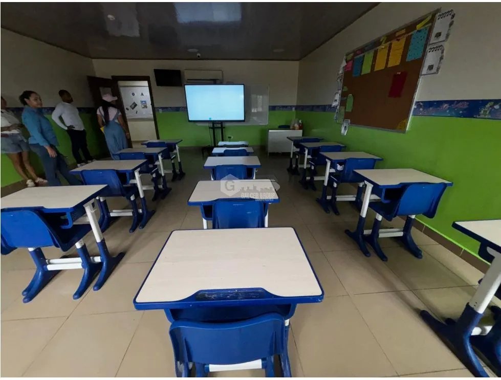 DON BOSCO / ESCUELA FUNCIONANDO / 1000 M2 / POBLACION ESTUDIANTIL