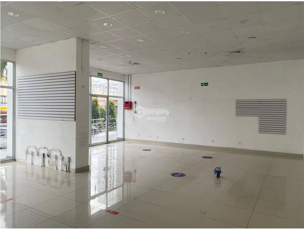 VIA ESPAÑA / PH PREMIUM / LOCAL / 102M / 2 ESPACIOS ABIERTOS / VACIO