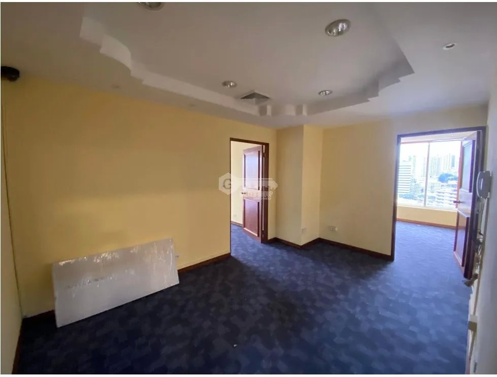 OFICINA / OBARRIO / PH TORRE ADVANCE / 80 M2 / DIVISONES / VACIA